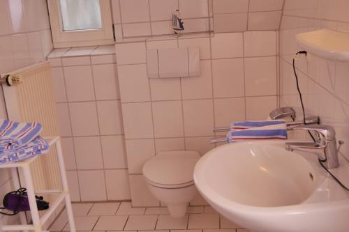 Spiekeroog Ferienwohnung Haus Röben - 3 - Bad