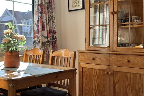 Spiekeroog Ferienwohnung Haus Roseneck - Frühstück - Ausstattung 2