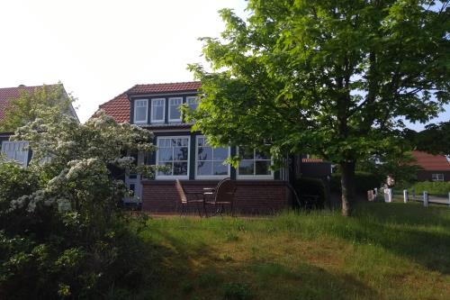 Spiekeroog Ferienwohnung Haus Seeblick - im Garten