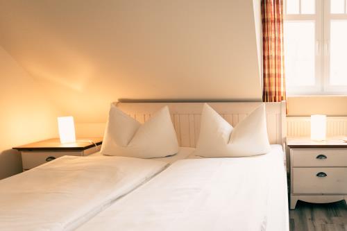 Spiekeroog Ferienwohnung Haus Seeschwalbe In d&#39; Dörp - 13 - Schlafimmer 1