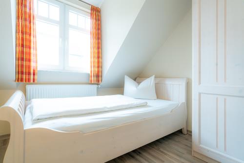 Spiekeroog Ferienwohnung Haus Seeschwalbe In d&#39; Dörp - 13 - Schlafzimmer 2