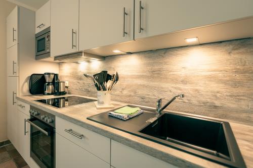 Spiekeroog Ferienwohnung Haus Seeschwalbe In d&#39; Dörp - 14 - Küchenzeile