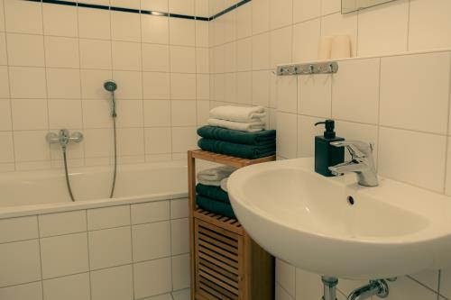 Spiekeroog Ferienwohnung Haus Seeschwalbe In d&#39; Dörp - 14 - Dusche / WC 