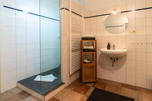 Spiekeroog Ferienwohnung Haus Seeschwalbe In d&#39; Dörp - 15 - Dusche 