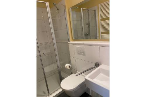 Spiekeroog Ferienwohnung Haus Süderhörn - 2 - Wohnung 2 - Badezimmer