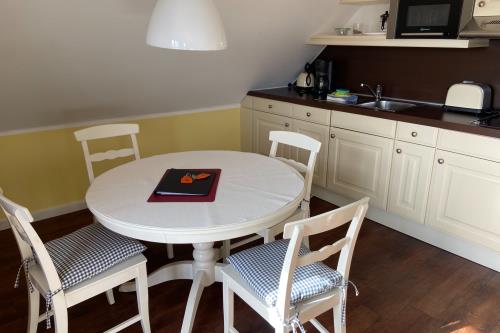 Spiekeroog Ferienwohnung Haus Süderhörn - 4 - Wohnung 4 - Küche / Essen