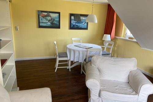 Spiekeroog Ferienwohnung Haus Süderhörn - 5 - Wohnung 5 - Essen / Wohnen