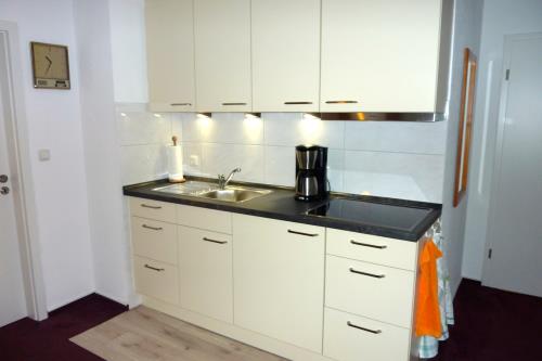 Spiekeroog Ferienwohnung Haus Windrose - OST - OST    Küchenbereich