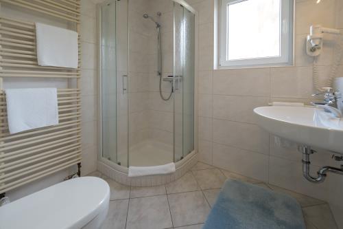 Spiekeroog Ferienwohnung Haus Windrose - SÜD - SÜD  Duschbad/WC