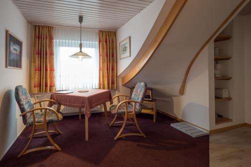 Spiekeroog Ferienwohnung Haus Windrose - WEST - WEST  Essbereich