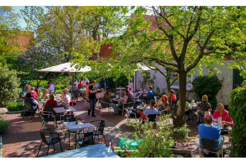 Spiekeroog Ferienwohnung Hotel Zur alten Inselkirche  &quot;FeWo´s&quot; - Kaffee-Garten