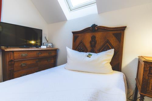 Spiekeroog Hotel-garni Hotel Zur alten Inselkirche - Zimmer 2 - Ausstattung 2