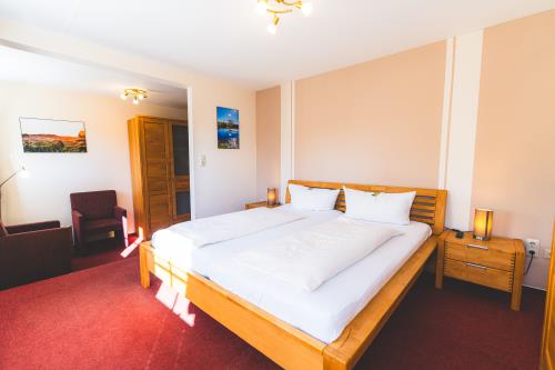 Spiekeroog Hotel-garni Hotel Zur alten Inselkirche - Zimmer 8 - Ausstattung 1