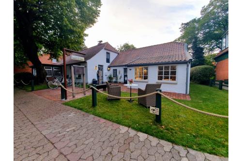 Spiekeroog Ferienwohnung Huus Wellhorn mit Atelier Mondstein - 350 Jahre altes Inselhaus 