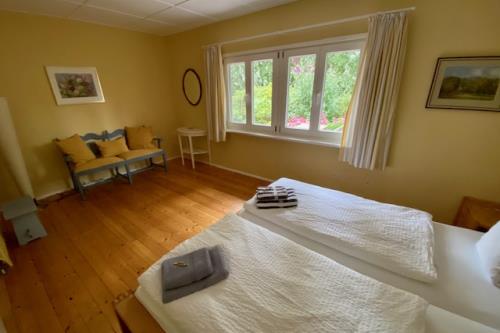 Spiekeroog Ferienwohnung Inselresidenz - 1 - Schlafzimmer 2