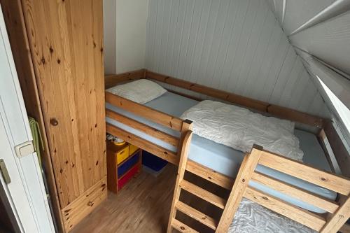 Spiekeroog Ferienwohnung Kieferneck 3 im Spiekerhuus - Schlafzimmer klein / Kinderschlafzimmer