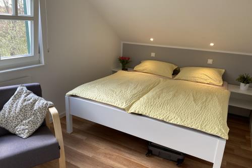 Spiekeroog Ferienhaus Rikes Huus - ins Elternschlafzimmer