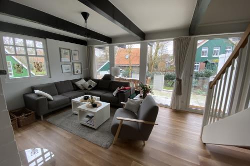 Spiekeroog Ferienhaus Rikes Huus - weiter ins Wohnzimmer
