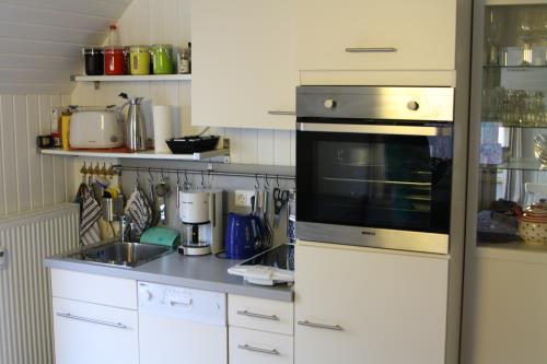 Spiekeroog Ferienwohnung Spiekerhuus, Whg. &quot;Kajüte&quot; - 6 - Küchenzeile Kajüte Whg. 6