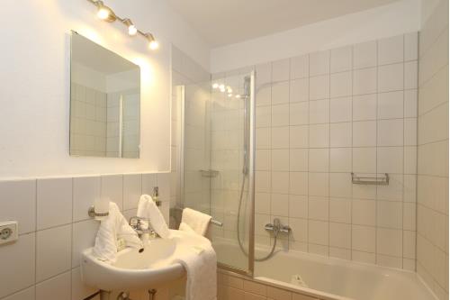 Sylt Ferienwohnung Haus Hammerich - Wenningstedt - Laude 10 - Badezimmer