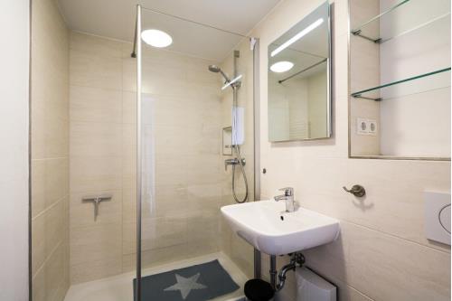Sylt Ferienwohnung Haus Hanseat - Appartement Kröger - Badezimmer